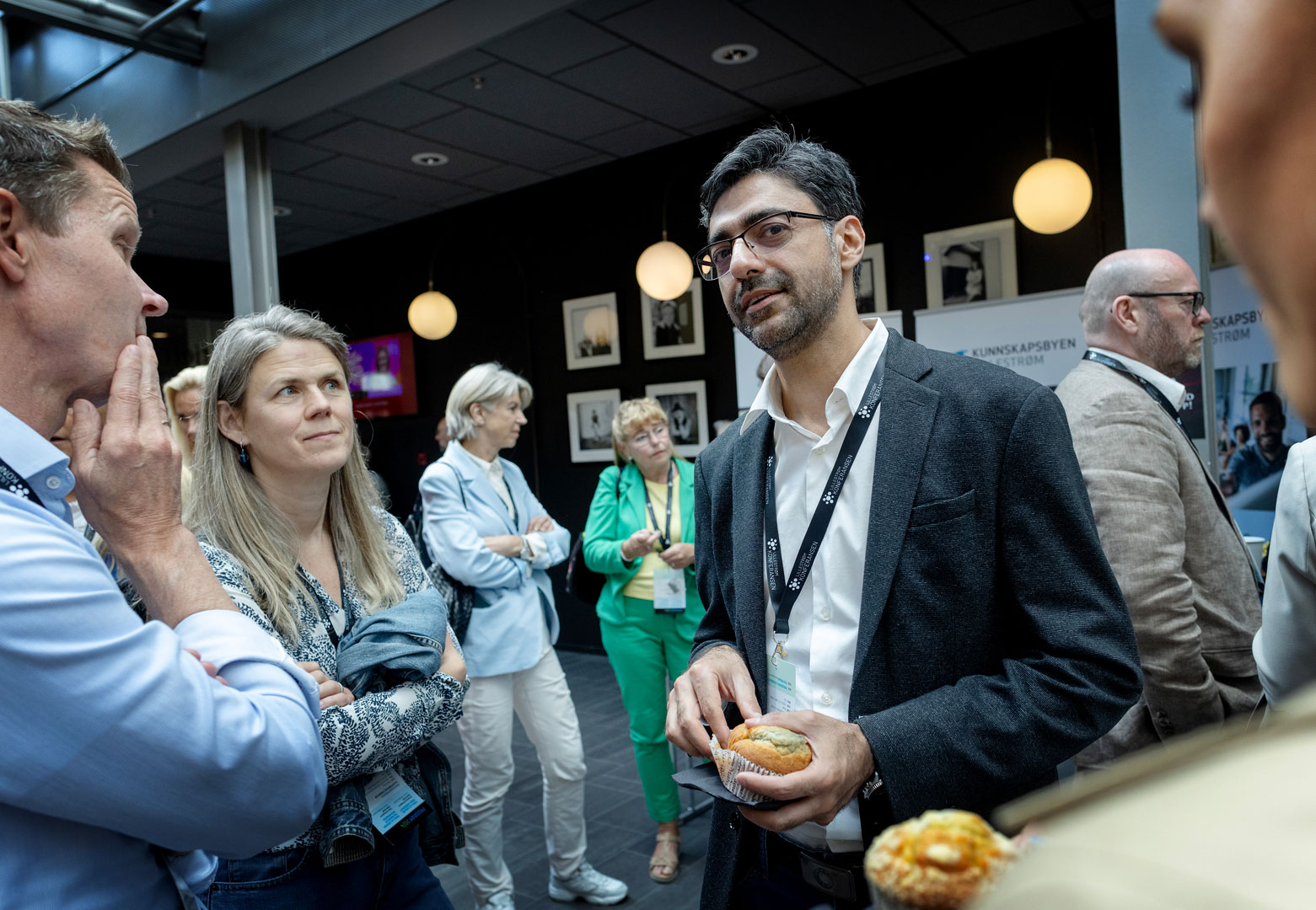 Deltakere på Lillestrømkonferansen som mingler