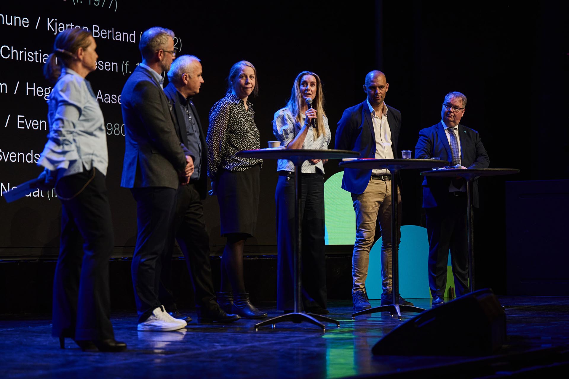 Paneldebatt: Ny fart som innovasjonsdistrikt. Moderator: Maria Hoff, NHO. Kjartan Berland fra Lillestrøm kommune. Carl Christian Thodesen fra OsloMet. Hege Hidle Aaser fra Linstow. Even Sand fra Kunnskapsbyen. Guro Svendsen fra Norsar. Jan-Erik Nordal fra Eidel.